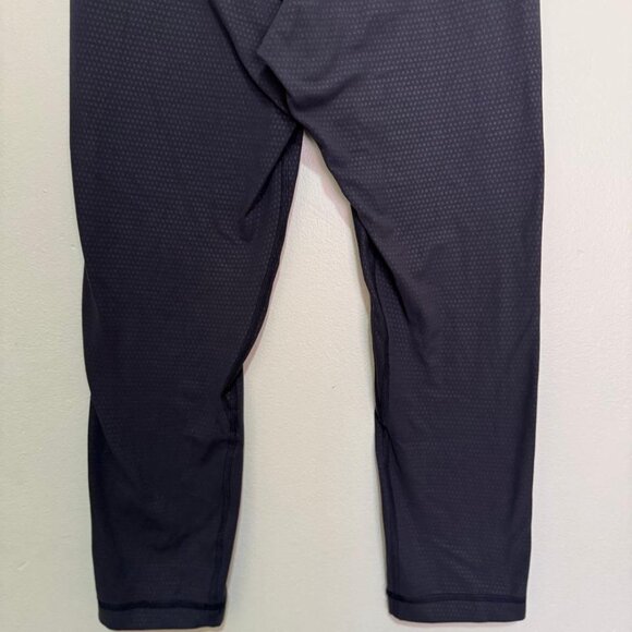 Lululemon Black Align 21 Inch Yoga Leggings Style LW6BSHS Size 6 - Picture 6 of 7